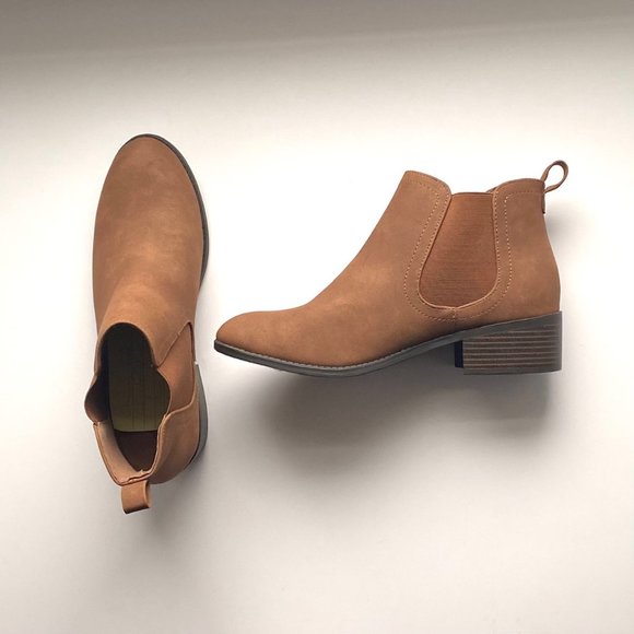 CitiClassified Women's Tan Ankle Boots, Size 11 - Picture 5 of 6